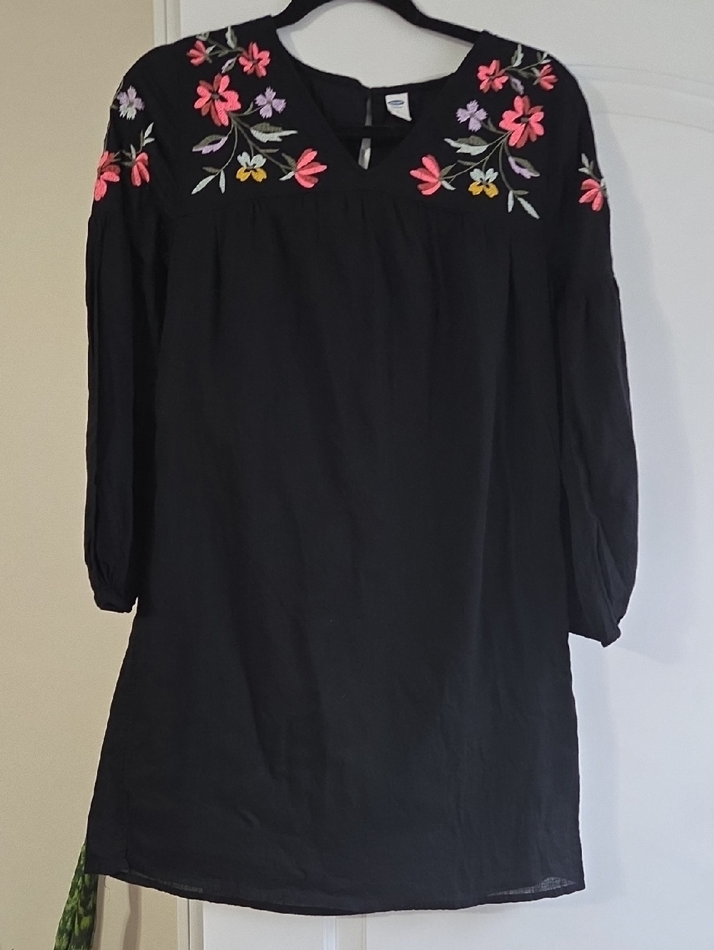 Black Embroidered Floral Shift Dress